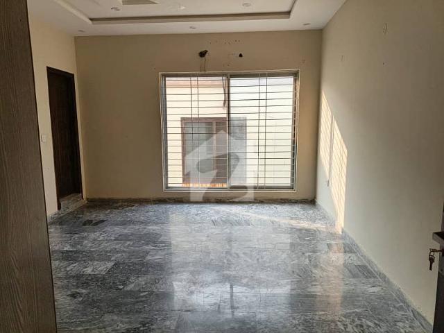 1 Kanal Upper Portion Available For Rent Good Location
