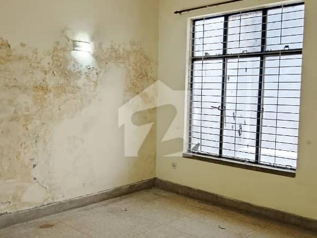 1 Kanal Upper Portion Available For Rent In Main Cantt