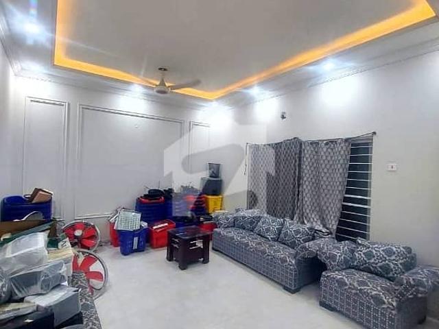 1 Kanal Upper Portion Available For Rent