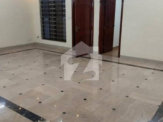 1 Kanal Upper Portion Available In I 8/3 for rent