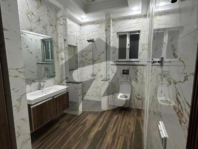 1 kanal upper portion | elevated living in the heart of dha lahore with ac installed and with servant room dha phase 8