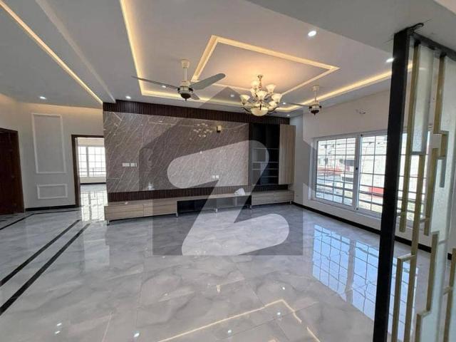 1 Kanal Upper Portion For Rent | 3 Bed | Servant Quarter | Prime Location Lahore