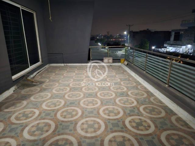 1 Kanal upper portion for rent