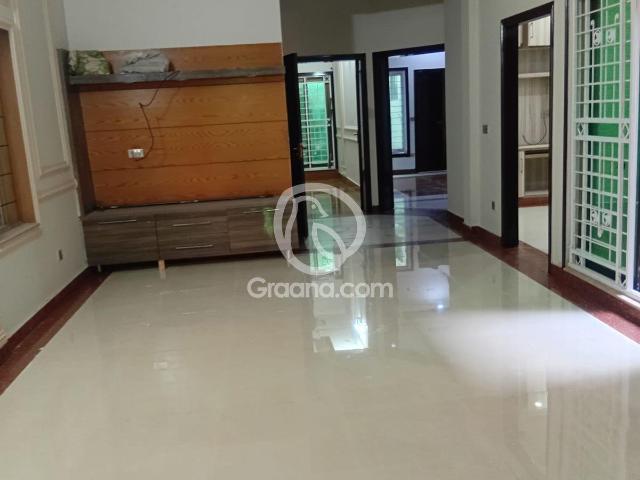 1 Kanal Upper portion for Rent