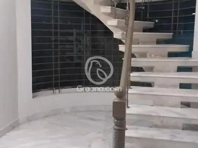 1 Kanal upper portion for rent