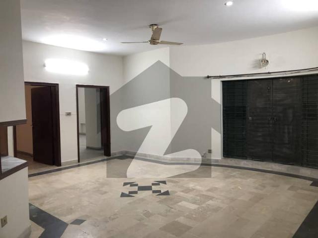 1 Kanal Upper Portion In DHA Phase 4 At Prime Location