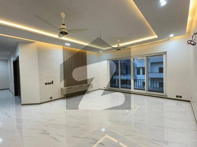 1 kanal upper portion in dha phase 8 ex air evenue for rent