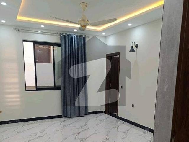 1 Kanal Upper Portion In E 11 Having 3 Bedrooms Attached Washrooms DD TvL SQ Separate Meters Separate Gate Rent 2.80 Lac
