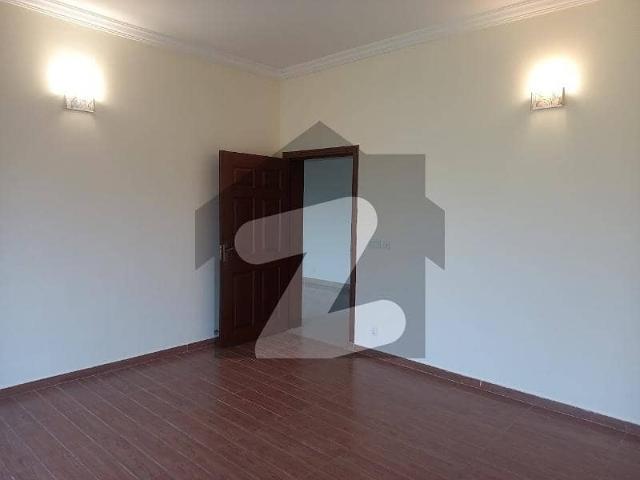 1 Kanal Upper Portion Is Available For Rent