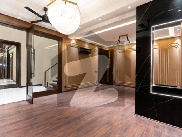 1 Kanal Very Luxury House | 5 Master Bedrooms | Grand Double Height Lobby DHA Phase 6