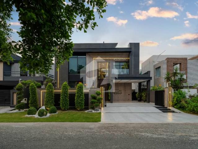 1 Kanal Very Luxury House | 6 Master Bedrooms | Swimming Pool I Cemina I Grand Double Height Lobby