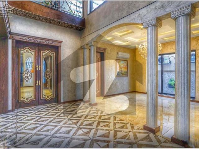 1 kanal victorian bungalow for sale in dha phase 7 near to raya. DHA Phase 7 Block R