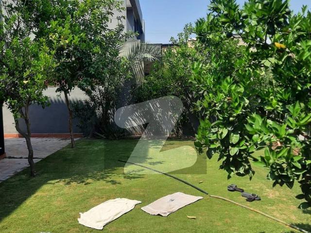 1 Kanal Well Maintained House For Sale