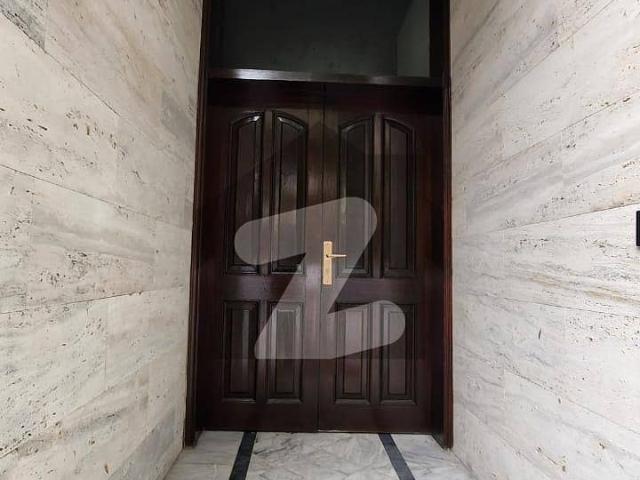 1 kanal 2 bedroom house available for rent for office use only