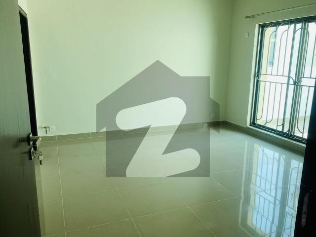 1 Kanal 4 Bedroom Brig House With Extra Land Available For Rent Corner House Askari 11