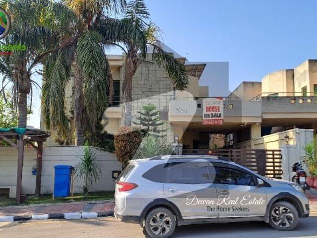 1 Kanal 4 Bedrooms Boulevard House Bahria Town Phase 7
