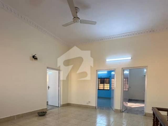 1 Kanal 50x90 Prime Location House F 8/3