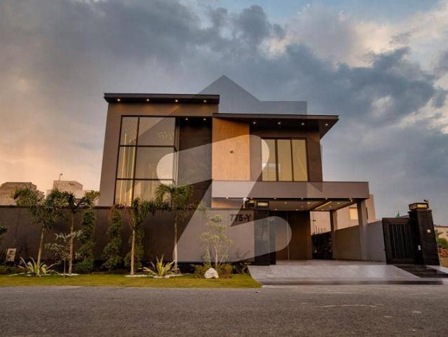 1 kanal 5 bed elegant bungalow in dha phase 7