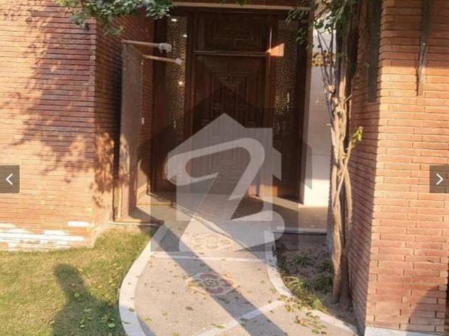 1 kanal 5 bedroom house available for rent