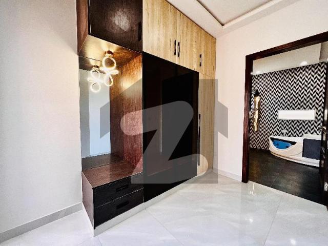 1 kanal 5 bedroom house in phase 7 bahria town phase 7