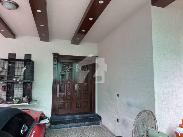 1 kanal 6 bedroom 2 drawing room 2 dining 2 tv lounge 2 kitchen fully furnished