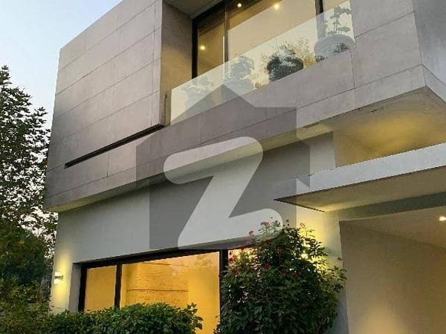 1 Kanal 6 Bedrooms Double Unit House With Basement For Rent In Z Block DHA Phase 3 Lahore