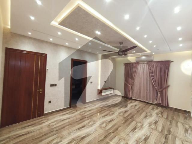1 kanla beautiful house available for sale in a very hot location in uet housing society block b