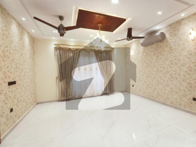 1 kanla beautiful house available for sale in a very hot location in dha 11 rahbar phase 2