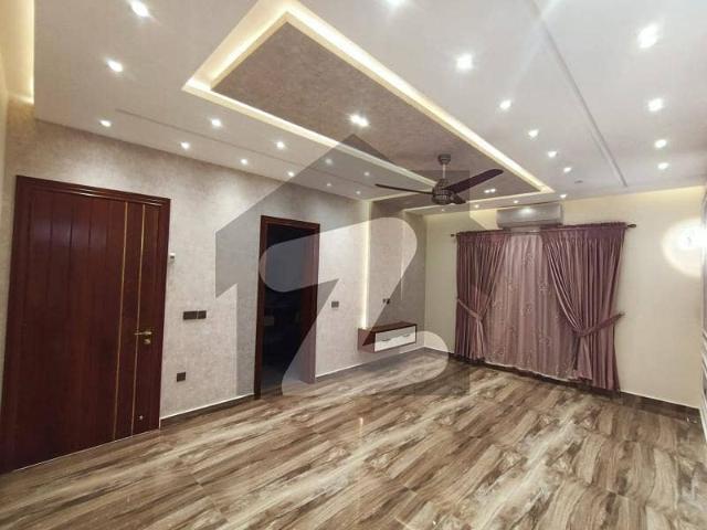 1 kanal beautiful house available for sale in a very hot location in punjab coop housing society