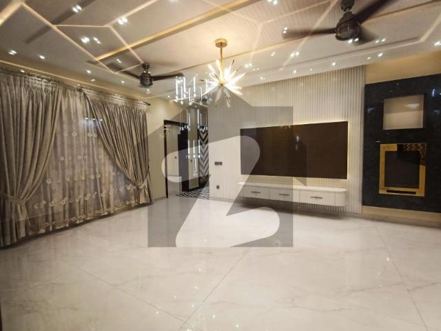 1 kanla beautiful house avalable for sale in a very hot location in uet housing society block a