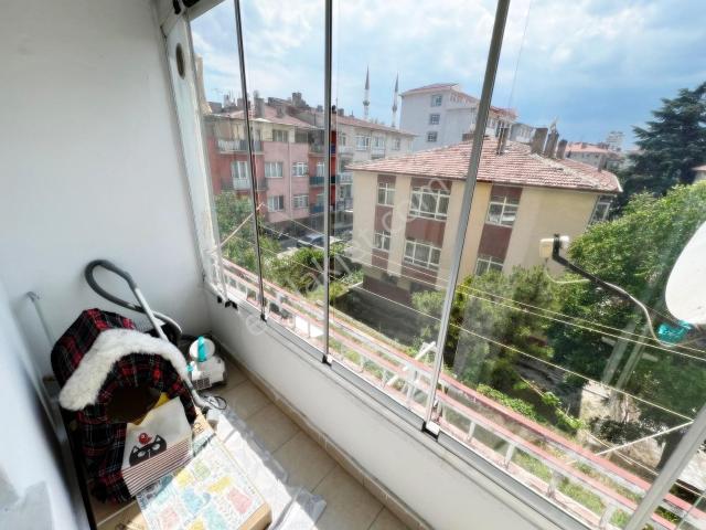 1.kat_konumunda_altı_tam_daire_balkonlu_masrafsız_güney_cephe