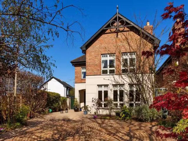 1 Kincora Road, Clontarf, Dublin 3, D03E362 is for sale