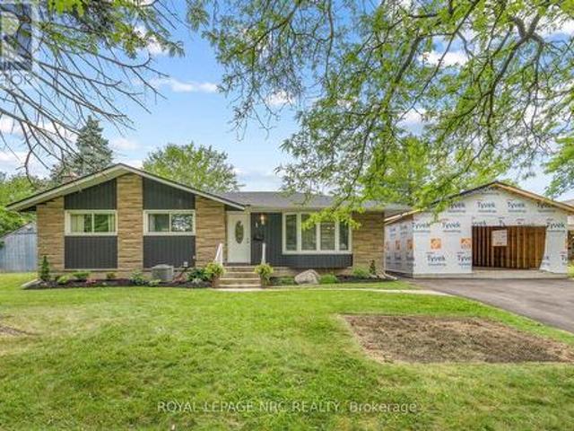 1 Kingston Bay, St. Catharines Carlton/Bunting, ON, L2M 4H6 house for sale | Listing ID X13596 | Royal LePage