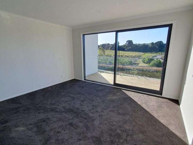 1 Koreke Close, Kenepuru, Porirua City