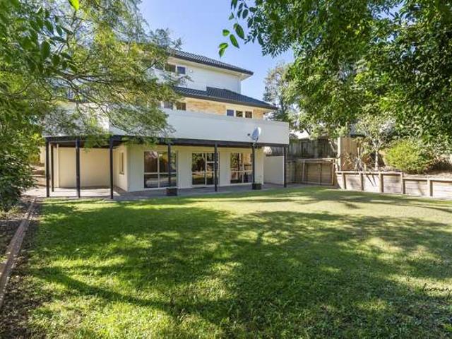 1 Larkspur Court, The Gardens, Manukau City