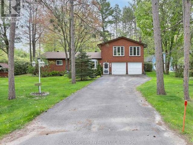 1 Lindale Avenue, Tiny, ON, L9M 0J2 house for sale | Listing ID S12942 | Royal LePage