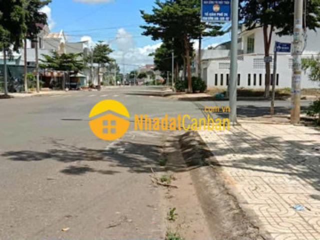 1 lô đất quá đẹp, mặt tiền tôn thất thuyết, lô 90, trung tâm đức trọng, lâm đồng