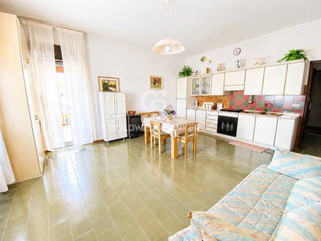 1 locale in vendita a Giardini Naxos