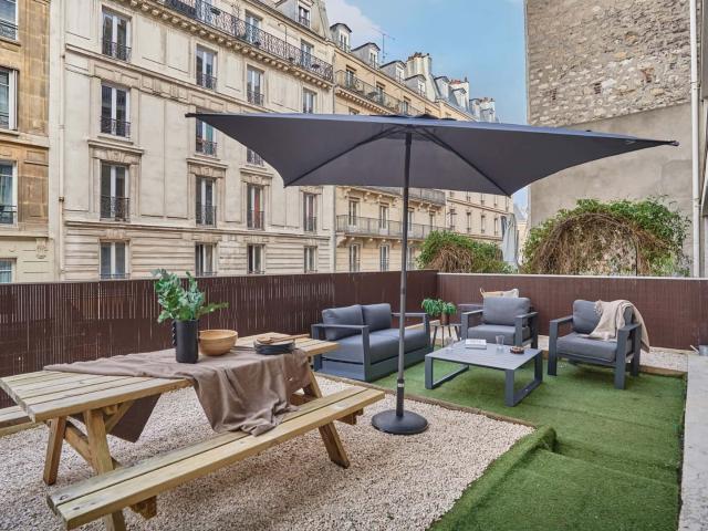 1 logement et terrasse à Canal Saint Martin