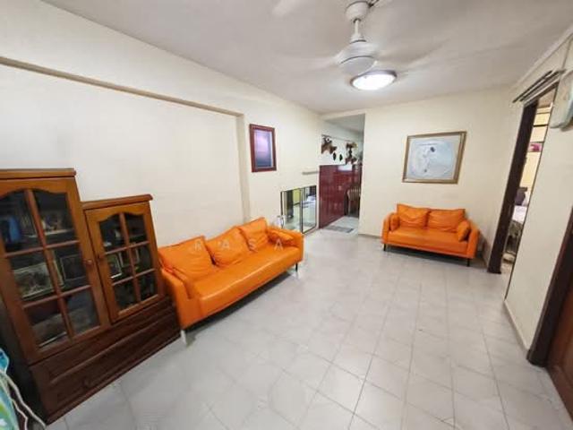 1 Lorong 7 Toa Payoh HDB Apartment For Sale, $360,000, 2 Bed 2 Bath 721 sqft $499.00 psf