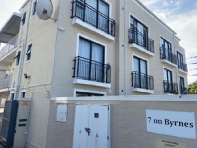 1 Lovely Bedroom flat/apartment To Rent in Byrnes Avenue complex, Wynberg