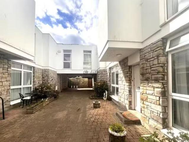 1 Park Mews, Morehampton Lane, Donnybrook, Dublin 4 is for rent