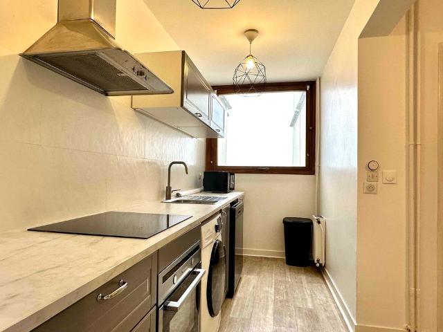 1 pièce Meublé 10,1 m² 17ème étage Colocation non autorisée