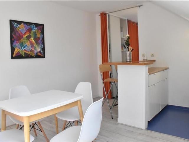 1 pièce Meublé 18 m² 4ème étage Colocation non autorisée