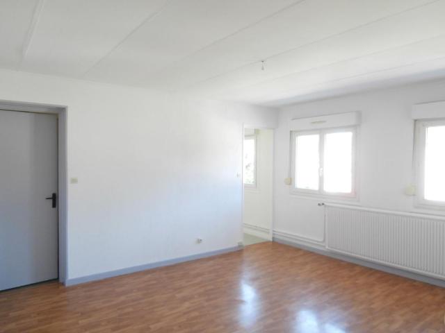 1 PIECE A PORT SUR SAONE