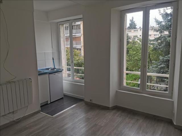 1 pièce 16 m² 1er étage Colocation non autorisée