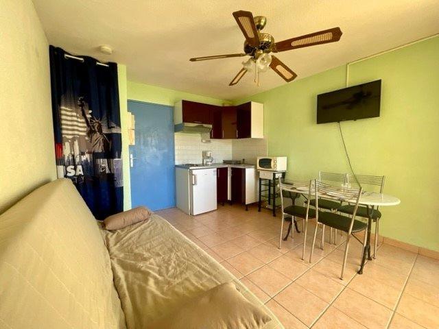 1 pièce, 18m², en location à Sete 365 € par mois