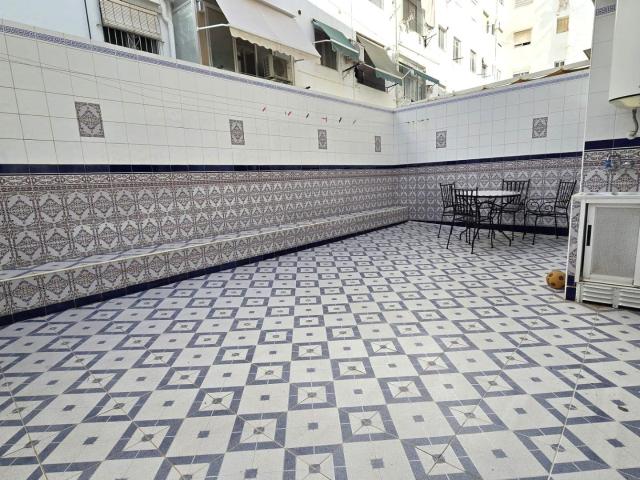 1ºPLANTA CON ASCENSOR Y 2 PATIOS EN VENTA EN CAROLINAS ALTAS