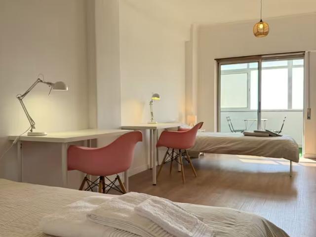 1 quarto, Almada Almada 2800 96345864