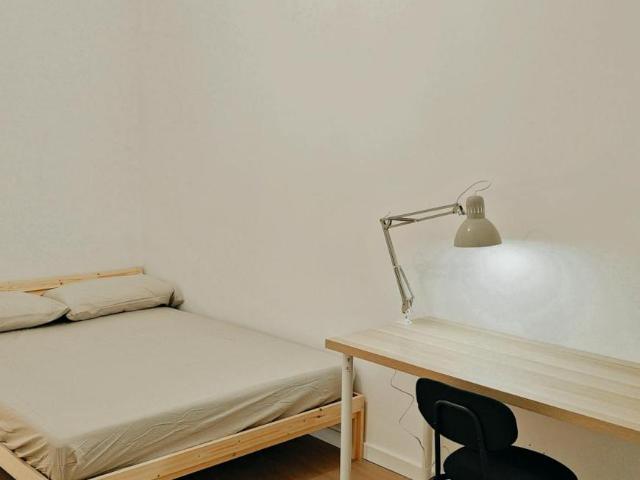 1 quarto, Almada Almada 2805 071 100416077